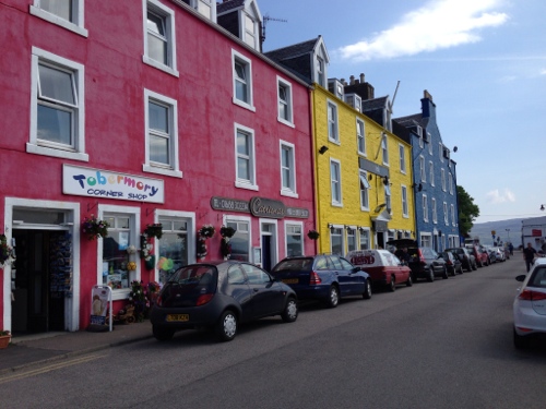 Tobermory - brightly painted houses